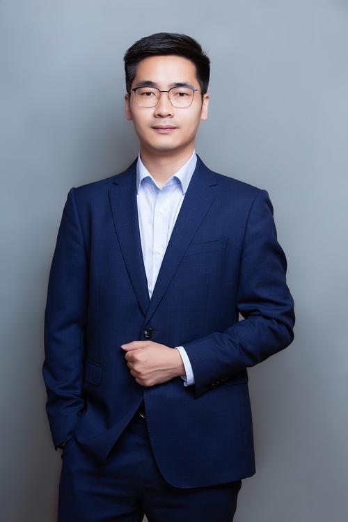 桂小均 视觉与舞美负责人